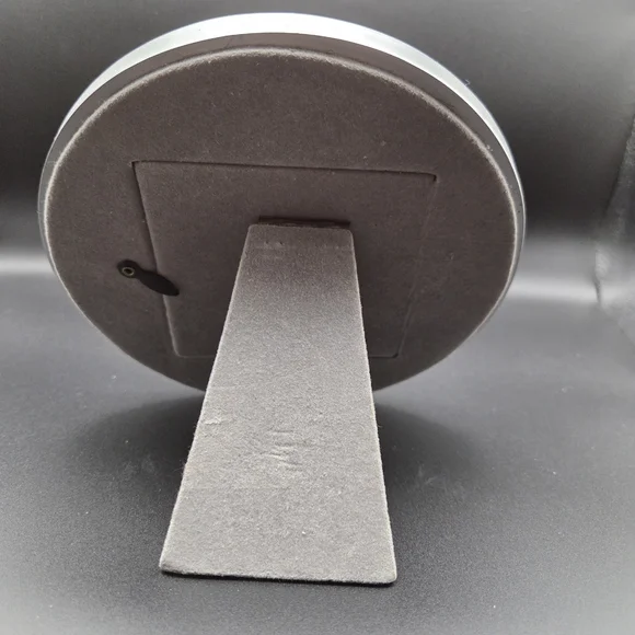 Decorative Silver and Gold Round Frame - Picture 3 of 5